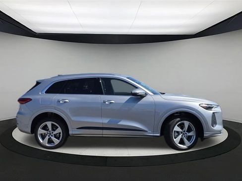 New 2025 Audi Q5 Premium Plus image 8