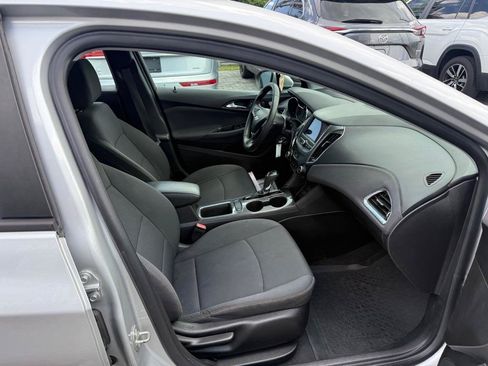 Used 2019 Chevrolet Cruze LS w/ LS Convenience Package FWD image 25