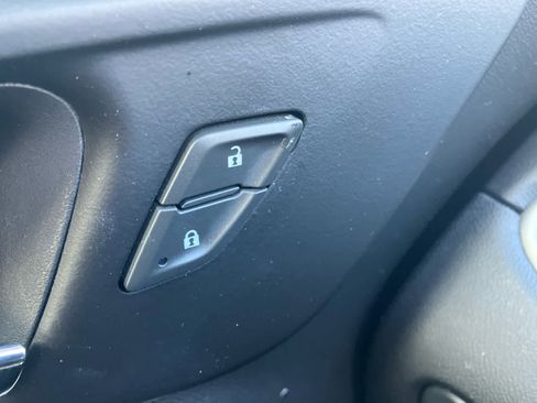 Used 2025 Chevrolet Malibu LT image 12