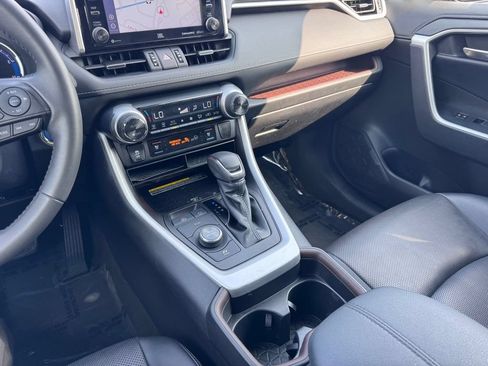 Used 2021 Toyota RAV4 Limited AWD/4WD image 31