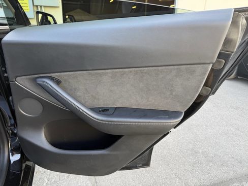 Used 2021 Tesla Model Y Long Range image 8
