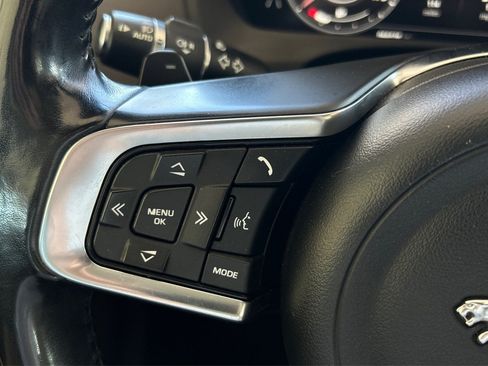 Used 2019 Jaguar F-PACE Prestige image 29