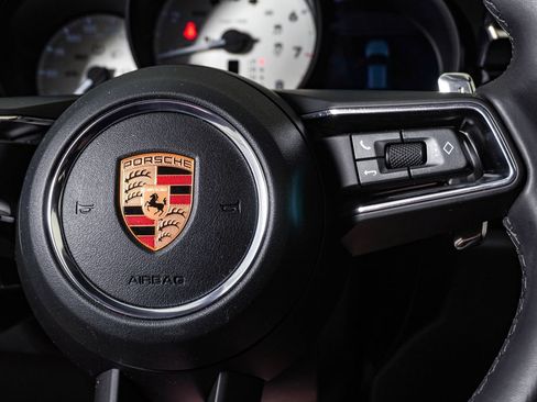 Certified 2026 Porsche Macan AWD/4WD image 19