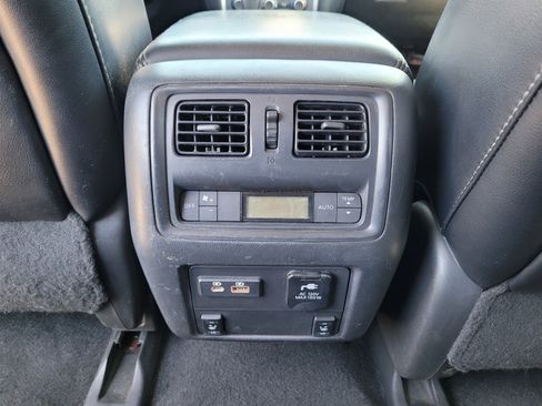 Used 2020 Nissan Pathfinder SL FWD image 15
