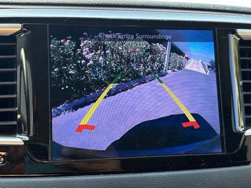 Used 2017 Chrysler Pacifica Touring FWD image 13