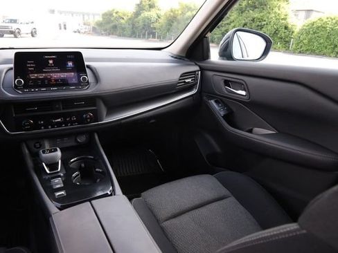 Certified 2026 Nissan Rogue SV FWD image 27