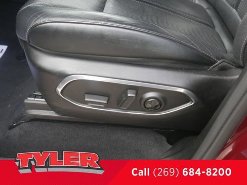 Used 2024 Jeep Wagoneer L Series II w/ Flexible Seating Group AWD/4WD image 21