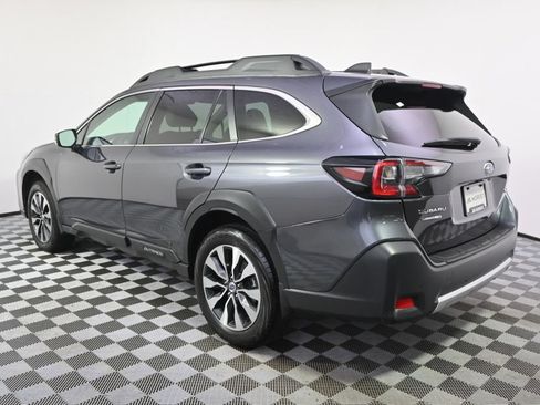Used 2025 Subaru Outback Limited AWD/4WD image 3