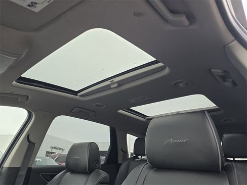 Used 2020 Buick Enclave Avenir w/ Avenir Technology Package image 24