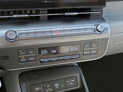Used 2024 Hyundai Kona Limited FWD image 28