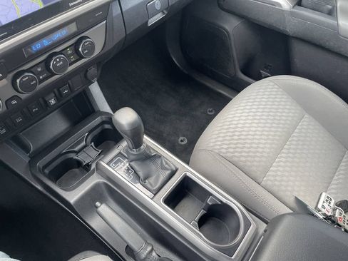 Used 2022 Toyota Tacoma SR5 AWD/4WD image 21