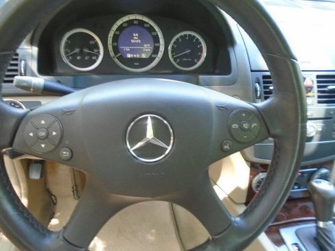 Used 2009 Mercedes-Benz C 300 Sedan image 12