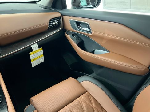 New 2026 Nissan Rogue Platinum w/ Platinum Premium Package image 10