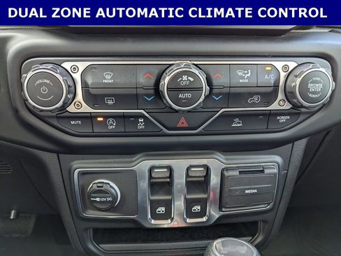 Used 2023 Jeep Wrangler Willys image 13