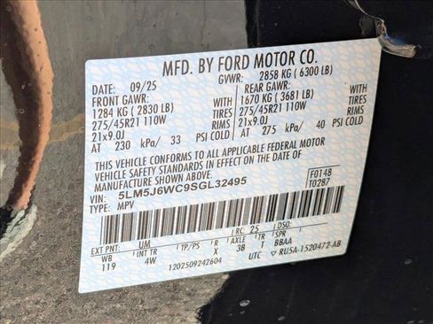 New 2025 Lincoln Aviator 2WD w/ Jet Appearance Package image 17