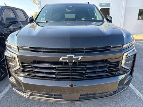 Used 2025 Chevrolet Suburban RST AWD/4WD image 9