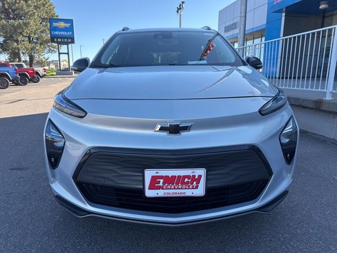 Used 2022 Chevrolet Bolt EUV LT w/ Convenience Package image 3