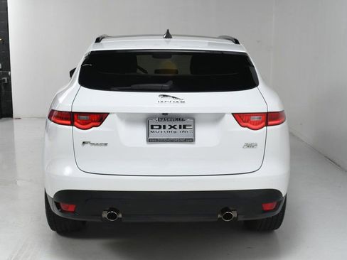 Used 2020 Jaguar F-PACE Premium image 11