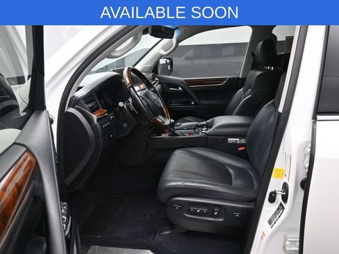 Used 2016 Lexus LX 570 4WD w/ Luxury Package image 9