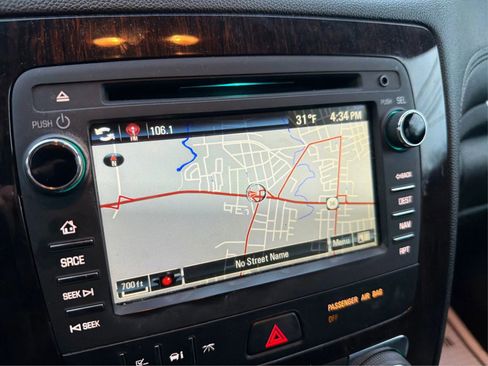 Used 2017 Chevrolet Traverse LT image 29