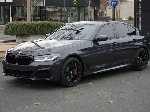 Used 2023 BMW 540i w/ M Sport Package image 2