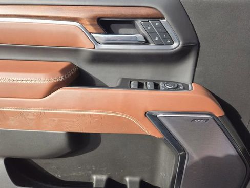 Used 2025 GMC Sierra 2500 Denali Ultimate image 24