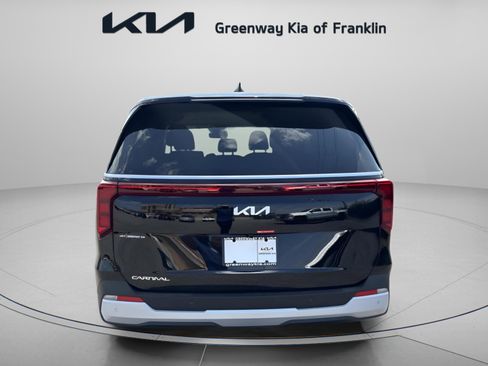 New 2026 Kia Carnival FWD image 6