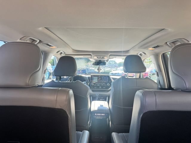 Used 2020 Toyota Highlander Platinum FWD image 8