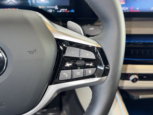 Certified 2025 BMW 330i Sedan w/ Convenience Package image 22