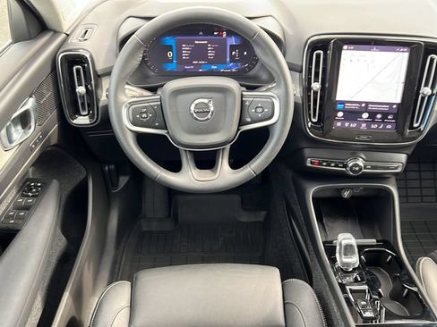 Certified 2023 Volvo XC40 B4 Ultimate w/ Protection Package Premier FWD image 11