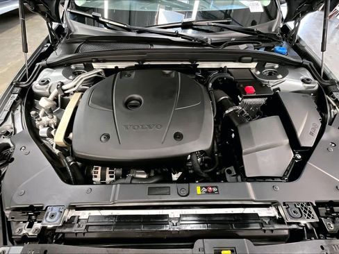 Used 2020 Volvo V60 T5 Cross Country w/ Cross Country Pro Package image 13