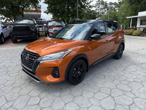 Used 2021 Nissan Kicks SR FWD image 8