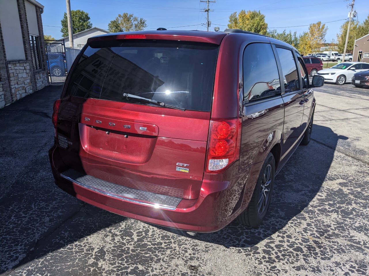 Used 2018 Dodge Grand Caravan GT FWD image 3