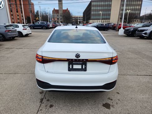 New 2026 Volkswagen Jetta Sport image 4