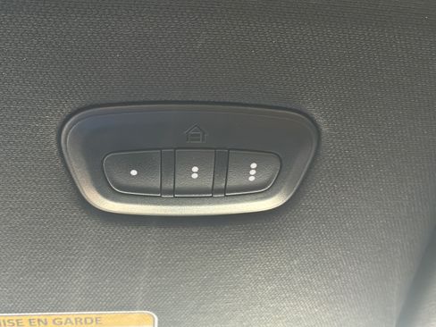 Used 2023 RAM 1500 Laramie AWD/4WD image 31