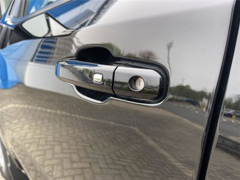 Used 2025 Chevrolet Silverado 1500 LT image 16