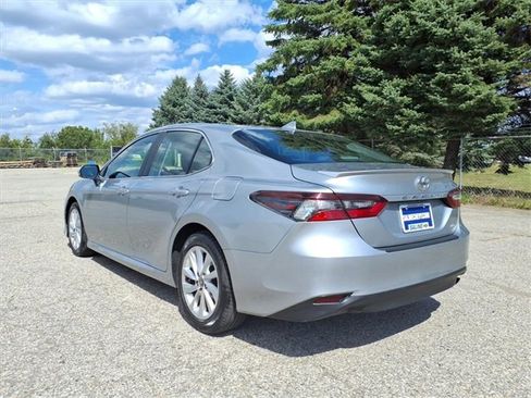 Used 2023 Toyota Camry LE image 5