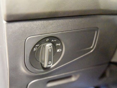 Used 2021 Volkswagen Tiguan SEL image 17