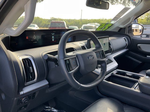 Used 2025 Ford Expedition Max Active AWD/4WD image 6