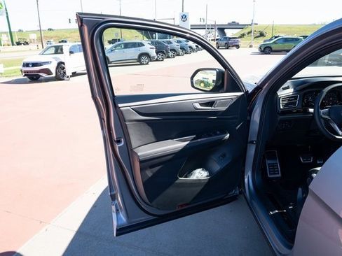 New 2026 Volkswagen Atlas Cross Sport SEL R-Line image 11