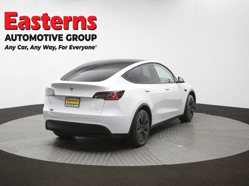 Used 2021 Tesla Model Y Long Range AWD/4WD image 34