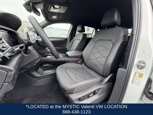 Certified 2025 Volkswagen Atlas Cross Sport SE w/ Black Wheel Package image 32