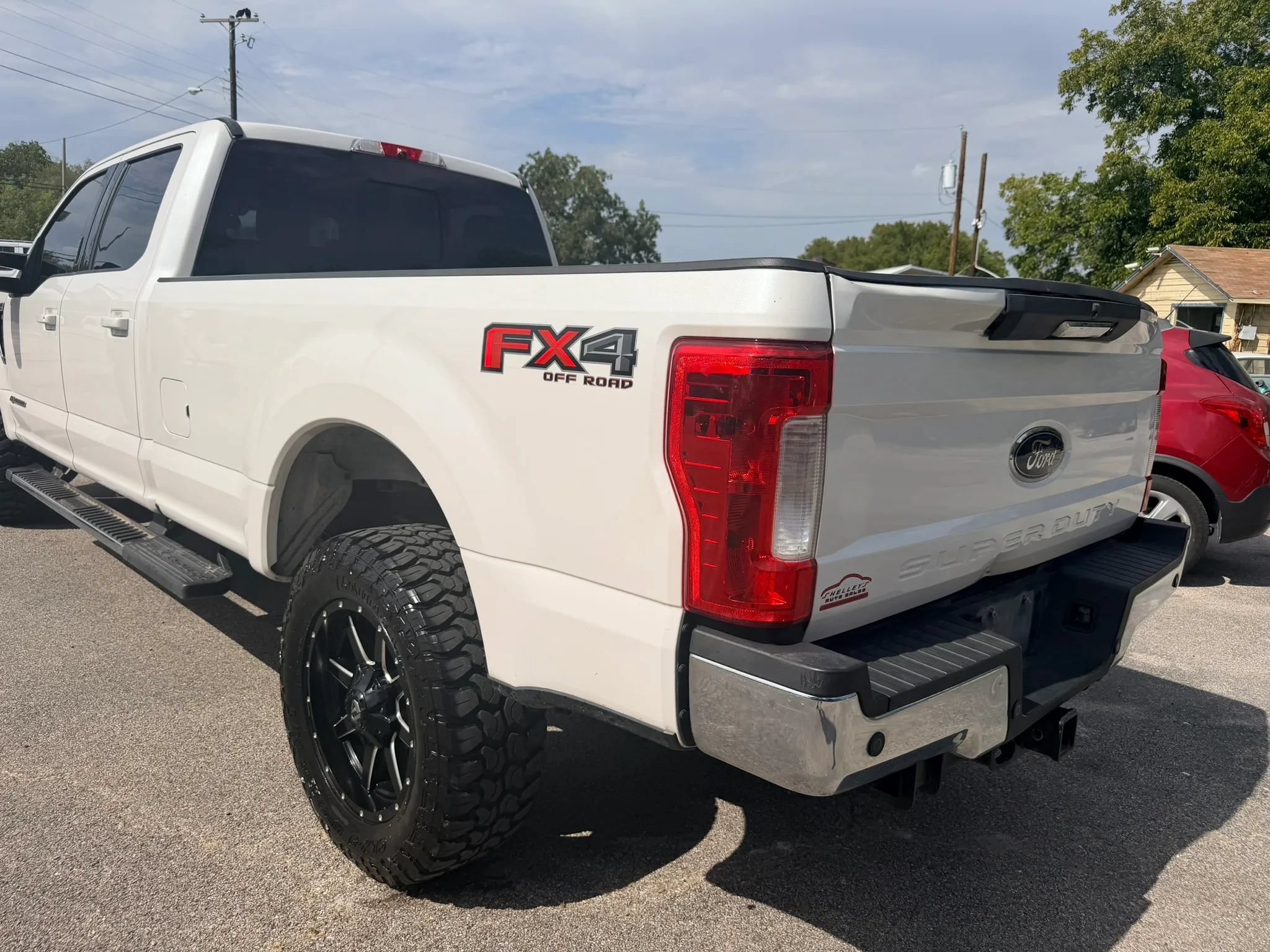 Used 2019 Ford F350 Lariat w/ Lariat Value Package AWD/4WD image 2