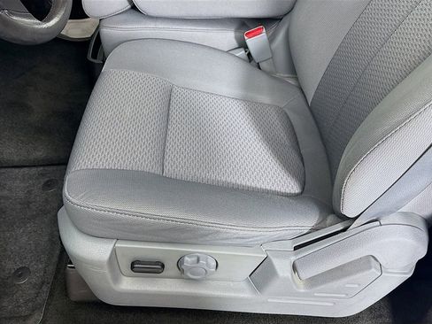 Used 2011 Ford F150 XLT w/ XLT Chrome Pkg image 13