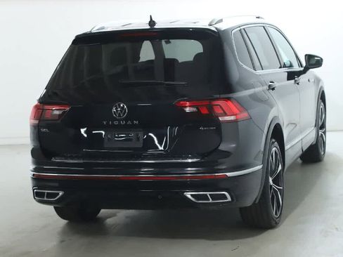 Certified 2022 Volkswagen Tiguan SEL R-Line image 49