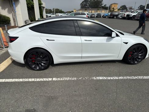 Used 2021 Tesla Model 3 Performance image 16