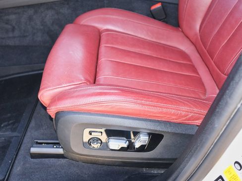 Used 2021 BMW X6 M50i w/ Executive Package image 9