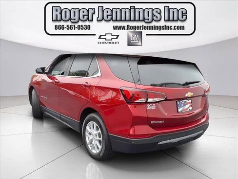 Used 2024 Chevrolet Equinox LT image 3