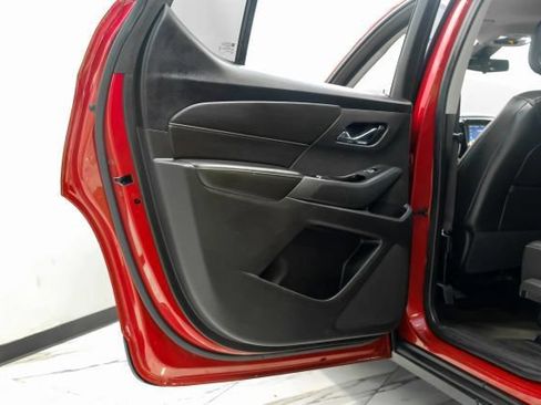 Used 2020 Chevrolet Traverse RS FWD image 56