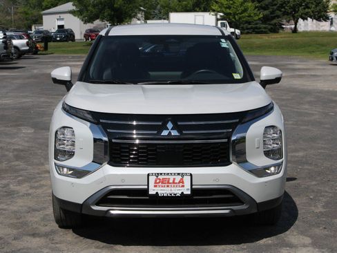 Used 2025 Mitsubishi Outlander SE AWD/4WD image 2